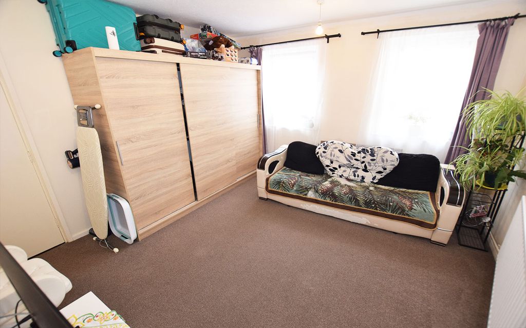 Property photo 3 of 5