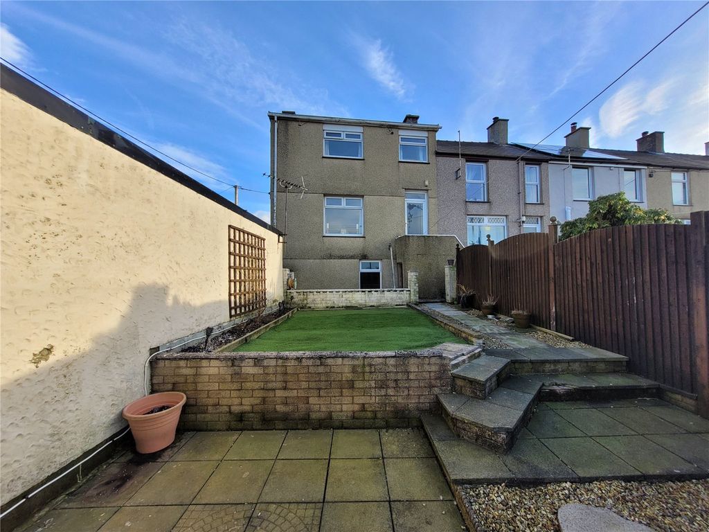 Property photo 1 of 25 Picture No. 14
