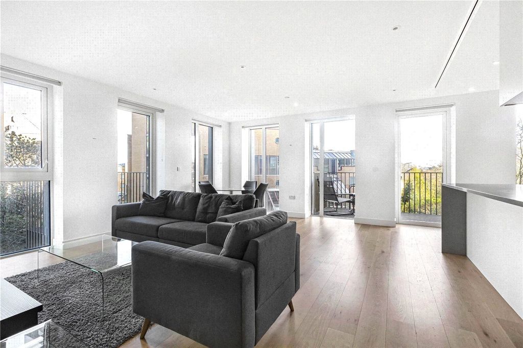 Property photo 3 of 24 Picture No. 33