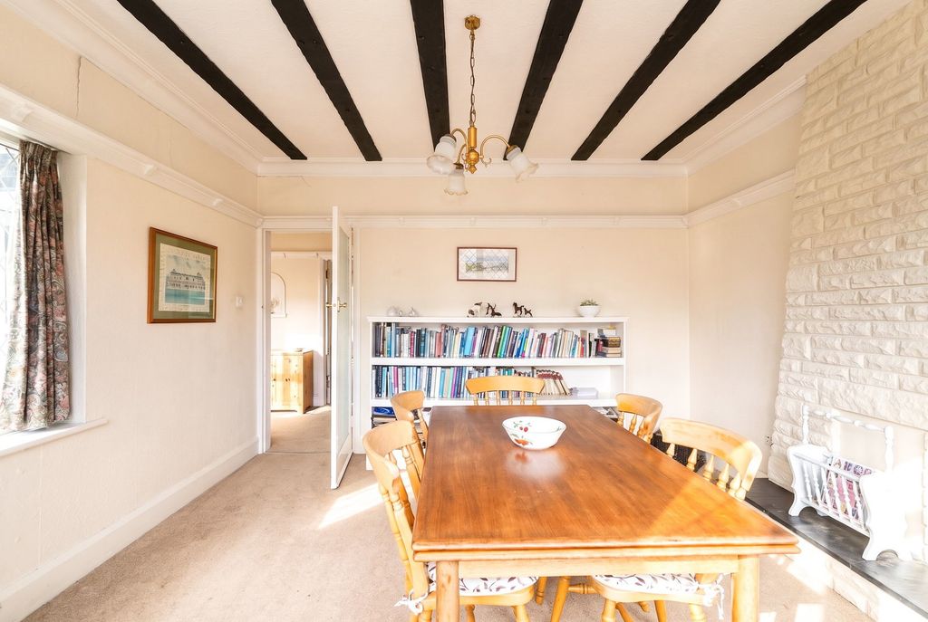 Property photo 3 of 19