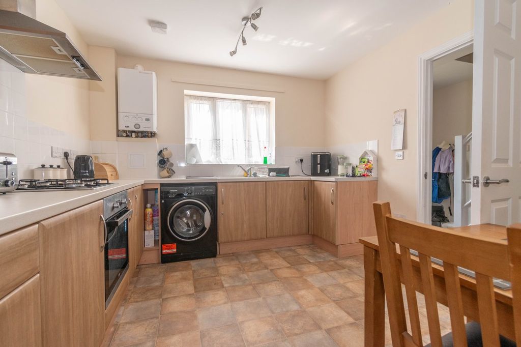 Property photo 2 of 13