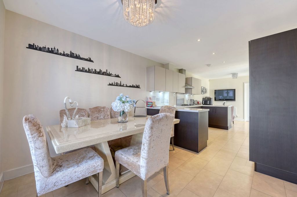 Property photo 2 of 53