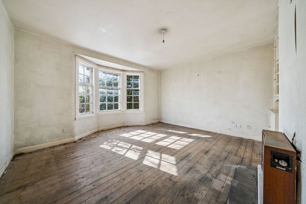 Property photo 2 of 22