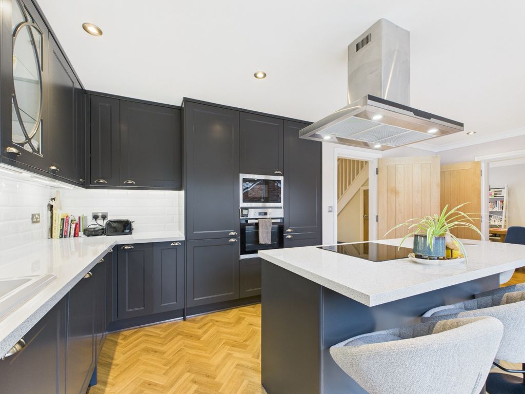 Property photo 2 of 23 4789916