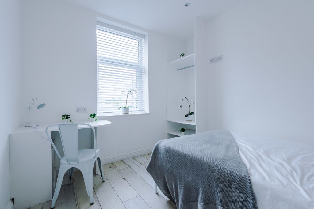 Property photo 2 of 22 7 Gladstone Terrace Bedroom 1