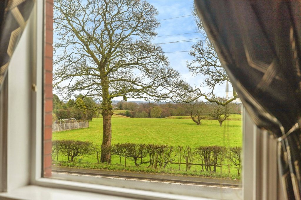 Property photo 3 of 22 Picture No. 16