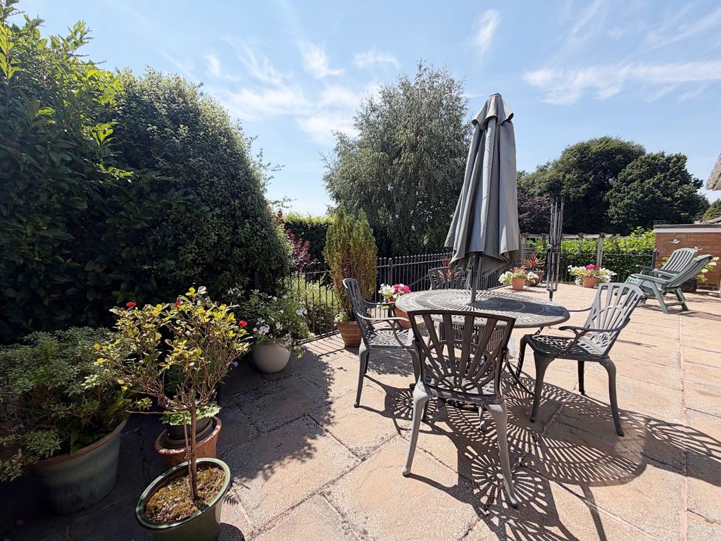 Property photo 3 of 15 Terrace