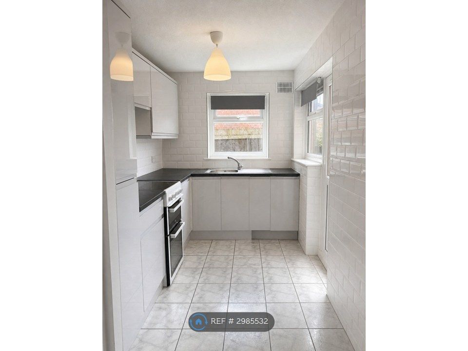 Property photo 3 of 15 Kitchen