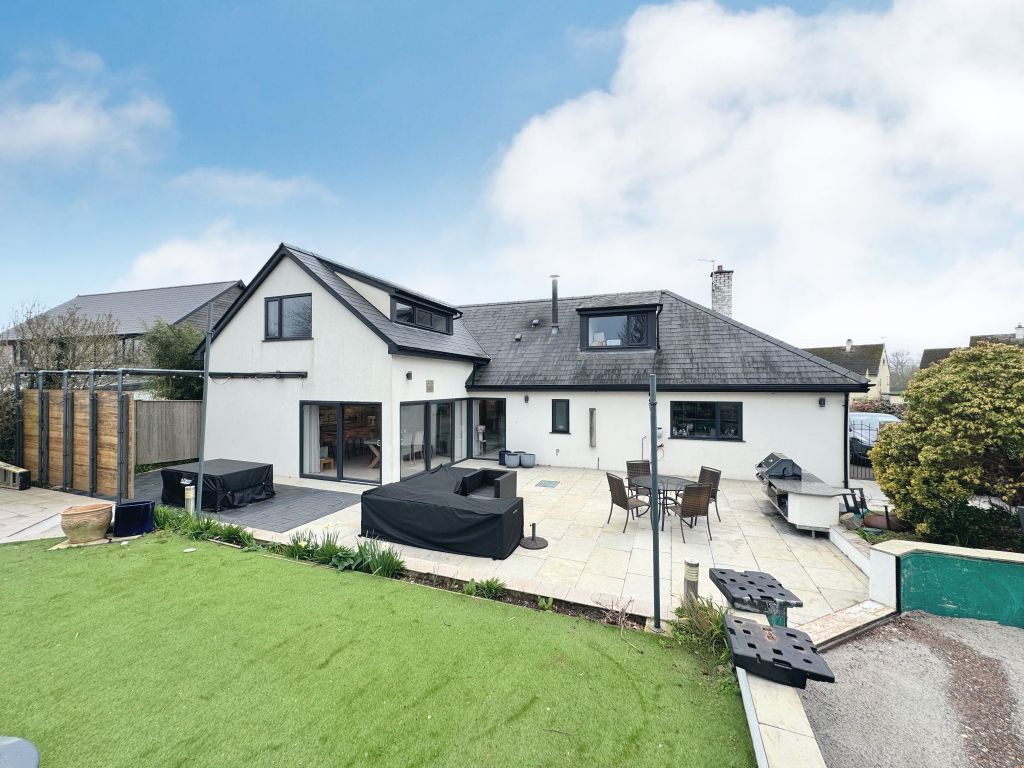 Property photo 2 of 23