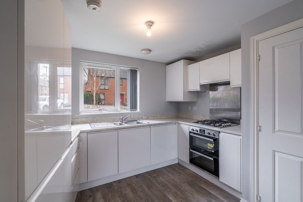 Property photo 3 of 10 4970686