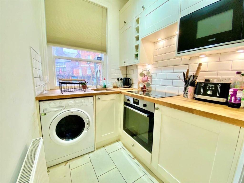 Property photo 2 of 12 Kitchen