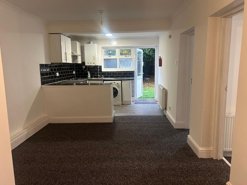 Property photo 2 of 9 Img-20251030-Wa0016