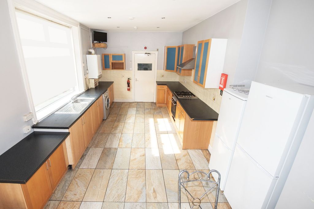 Property photo 2 of 6