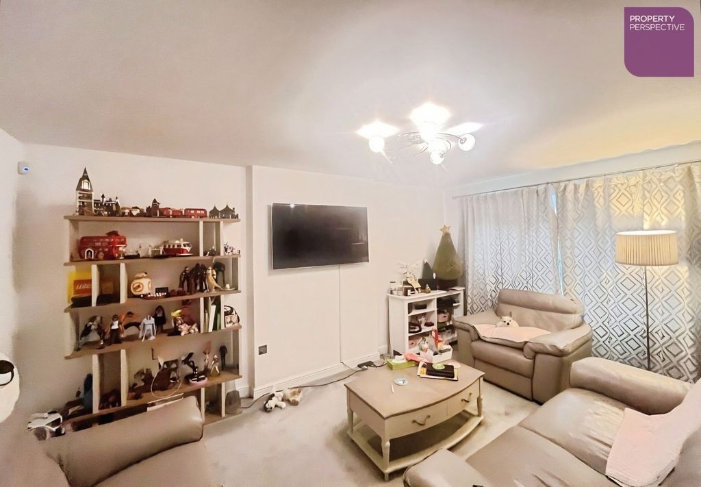 Property photo 2 of 9 Lounge