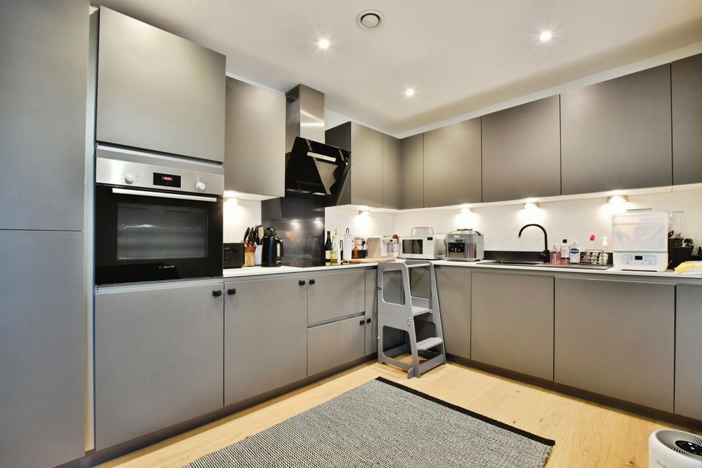 Property photo 2 of 17 Photo