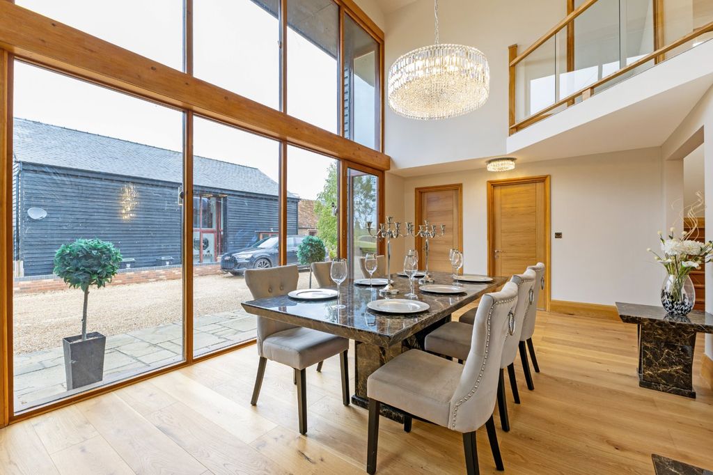 Property photo 3 of 21 Dining