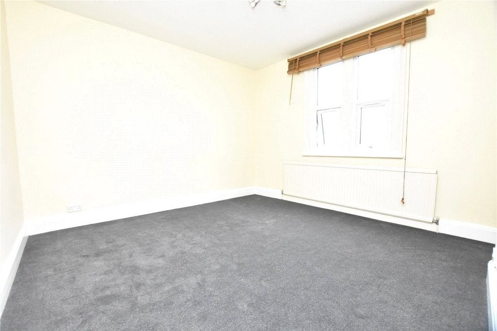 Property photo 2 of 6 Picture No. 06