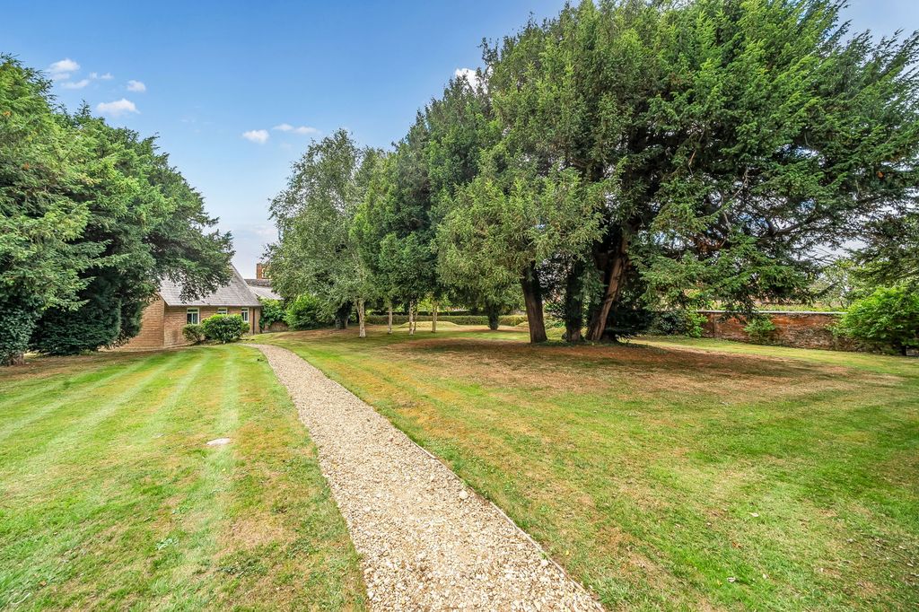 Property photo 2 of 18