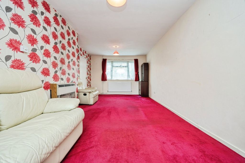 Property photo 3 of 19