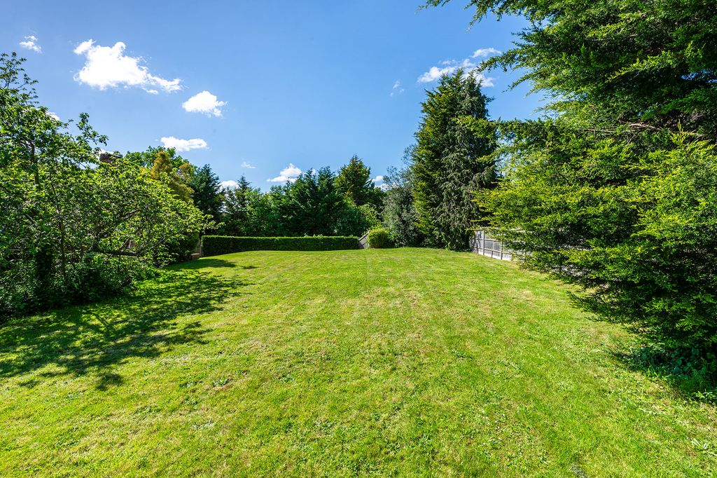 Property photo 2 of 20 Garden