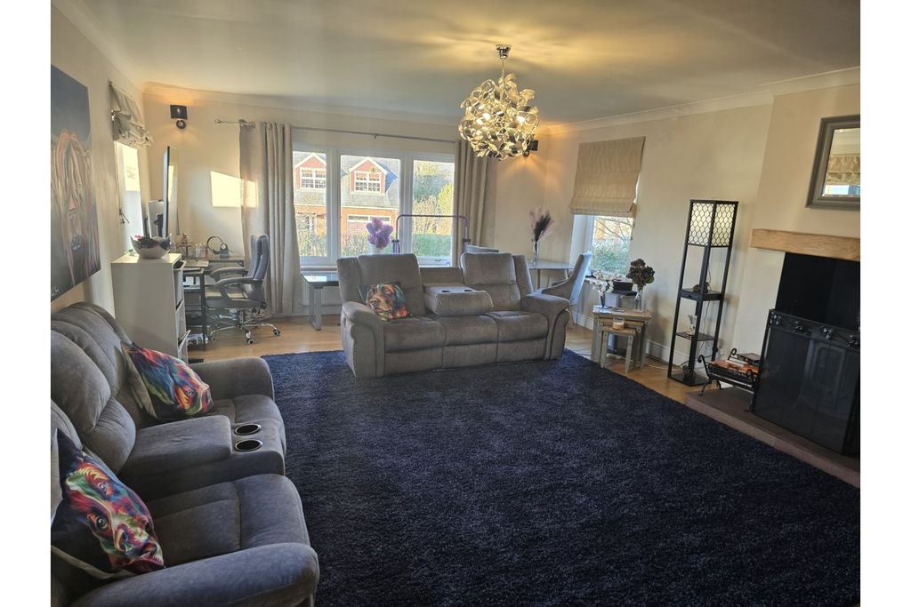 Property photo 2 of 22