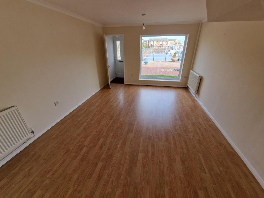 Property photo 2 of 10 Living Room