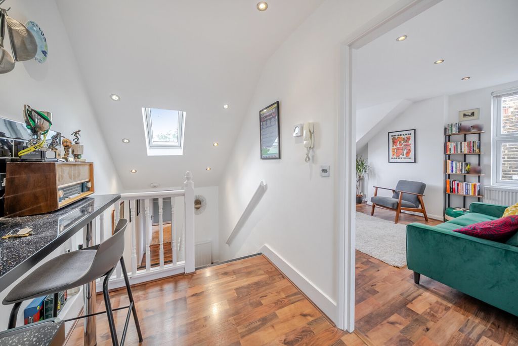 Property photo 2 of 7 1464946-15-6A0c73...