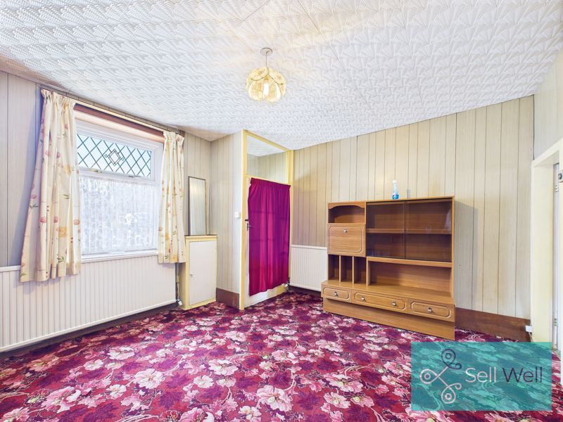 Property photo 3 of 17 Lounge