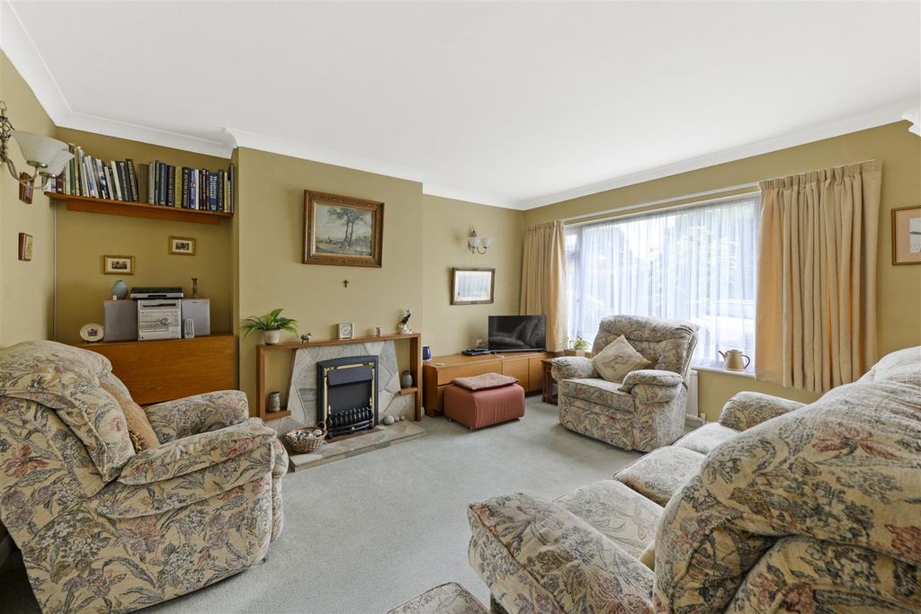 Property photo 3 of 13 02.