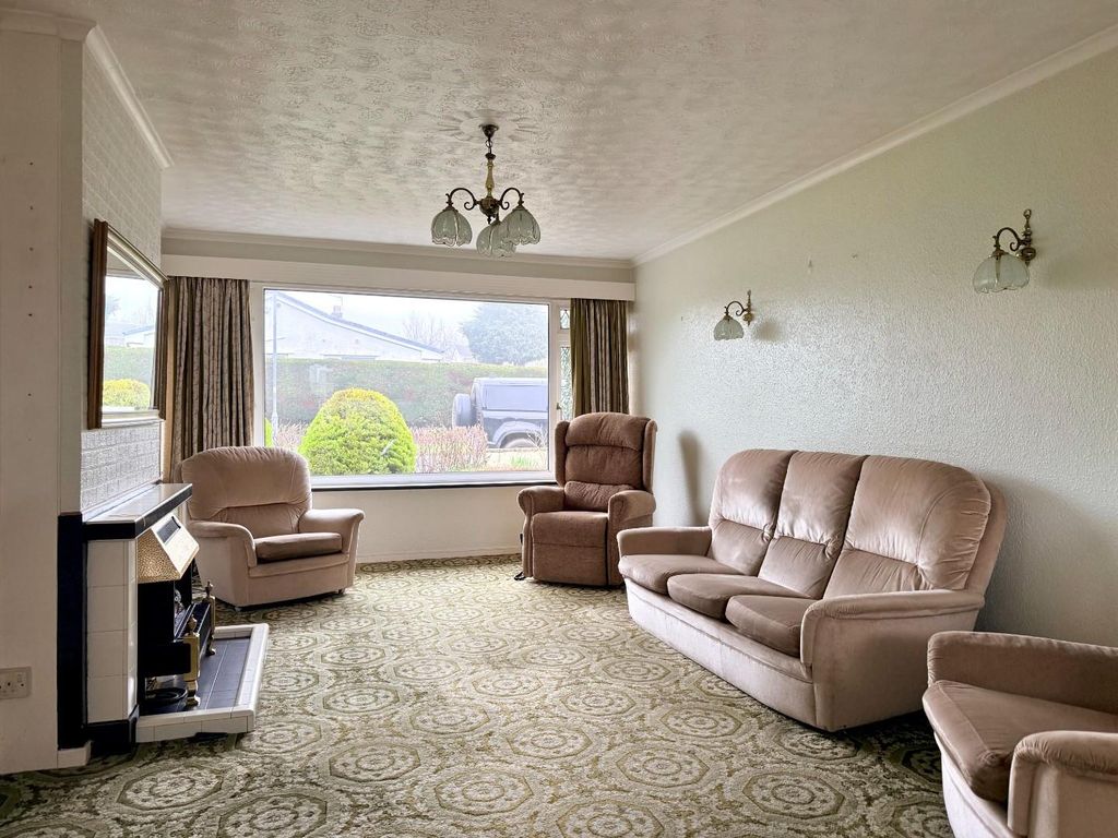 Property photo 2 of 25 Lounge/Dining Room