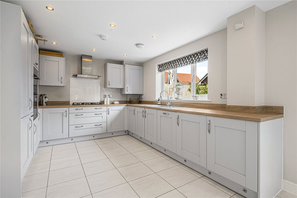 Property photo 2 of 22 Kitchen