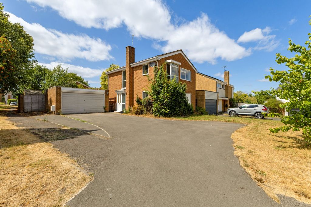 Property photo 1 of 10 Front