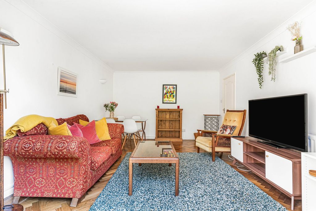 Property photo 3 of 19