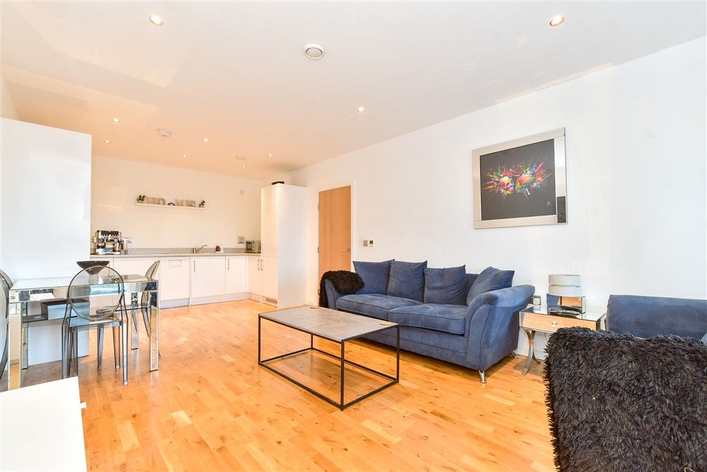 Property photo 3 of 8 Lounge/Diner/Kitchen