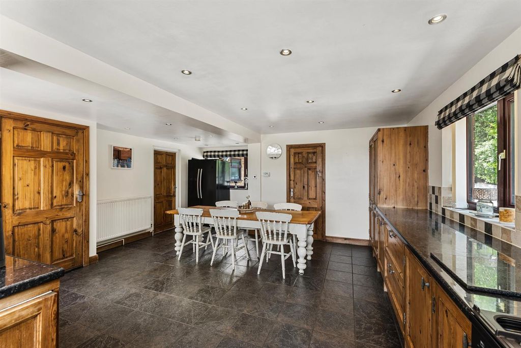 Property photo 2 of 45 Kitchen