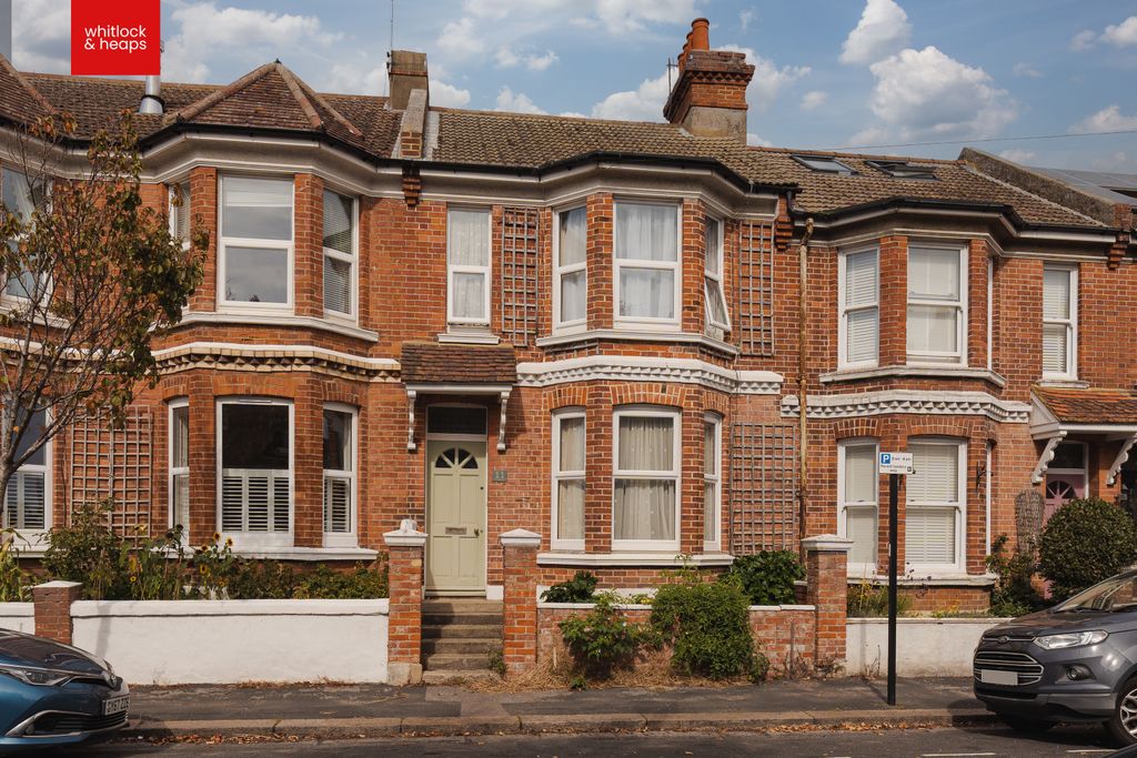 Property photo 1 of 11