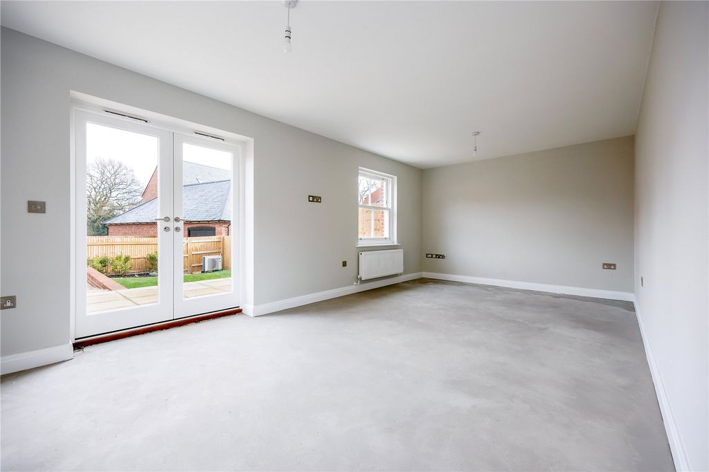 Property photo 2 of 12 Picture No. 02