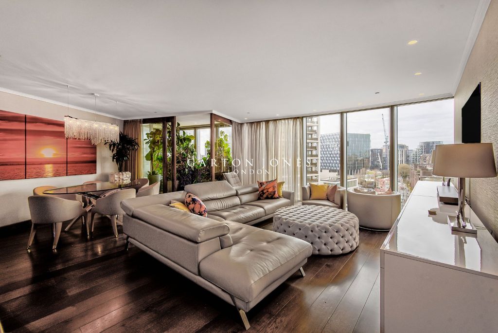 Property photo 2 of 17 Picture No. 23