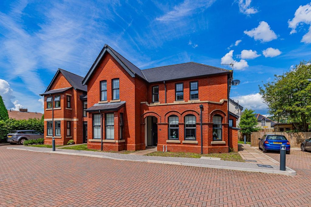Property photo 1 of 12 Lozelles House 3-1.Jpg