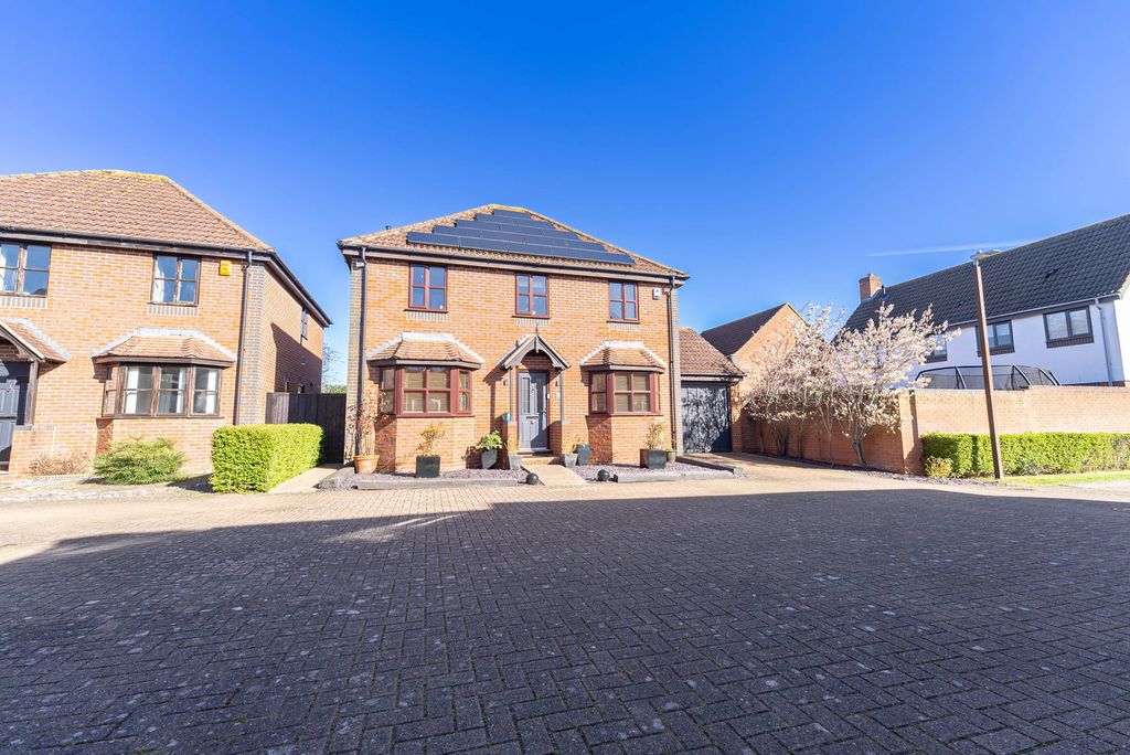 Property photo 1 of 32
