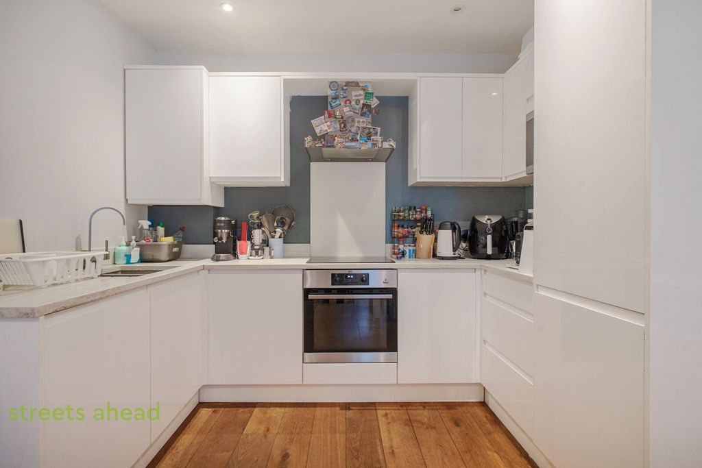 Property photo 2 of 17 0Fb2A058-F183-430...