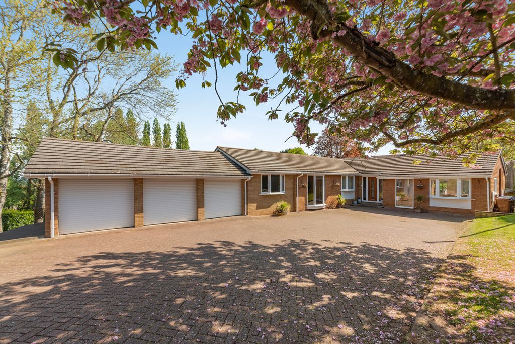 Property photo 1 of 44