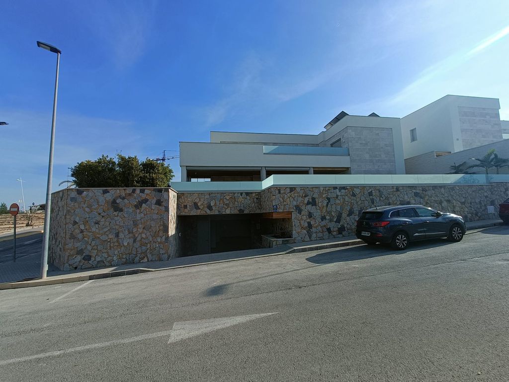 Property photo 1 of 43