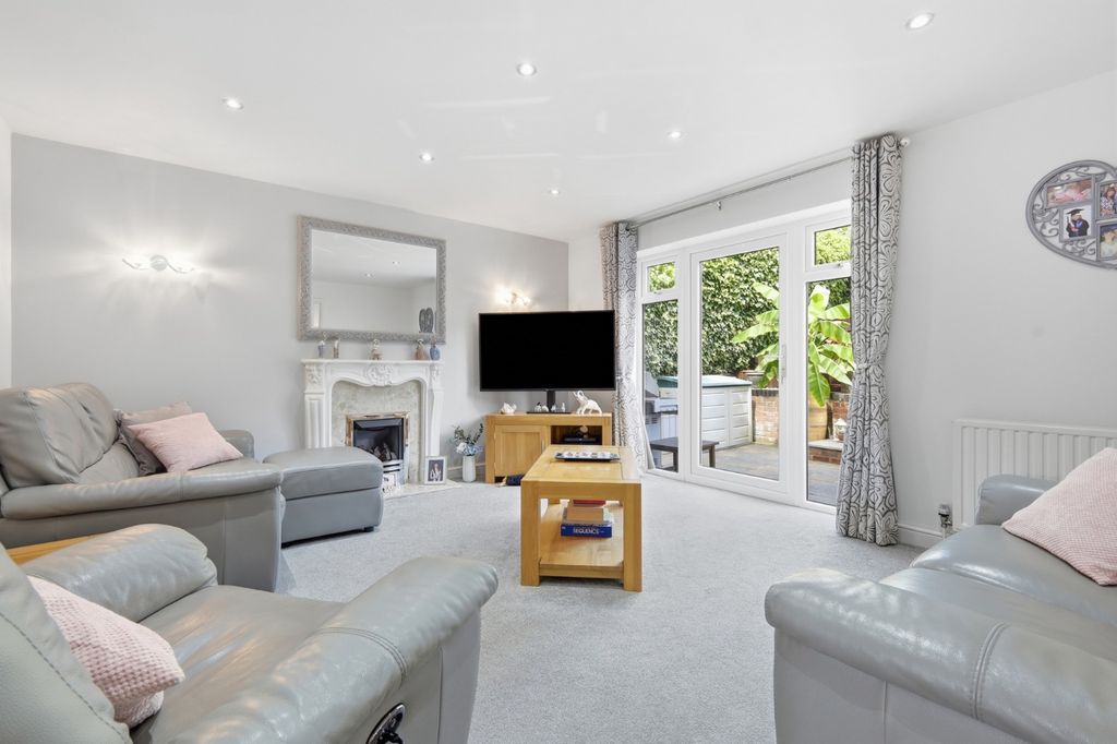 Property photo 3 of 25 5302355