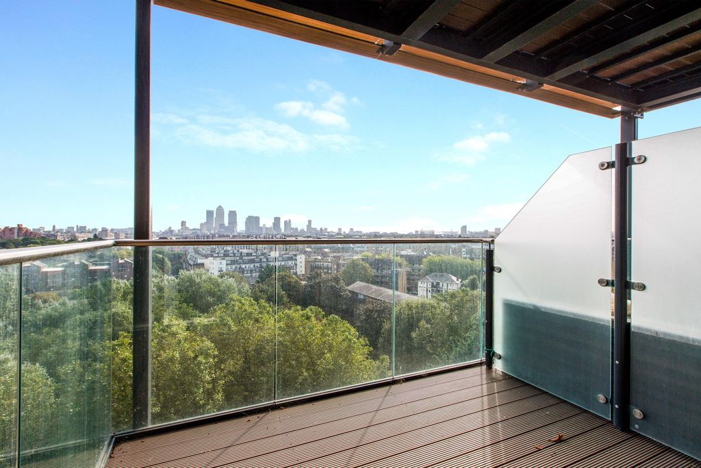 Property photo 2 of 19