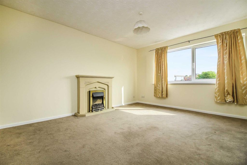 Property photo 2 of 8 2