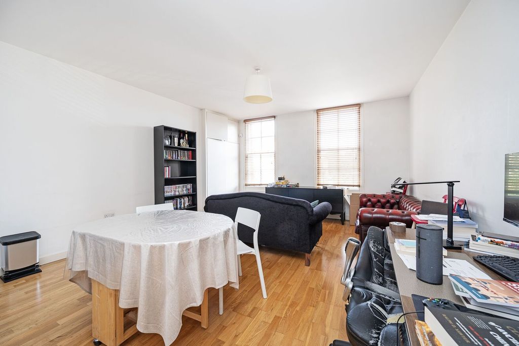 Property photo 3 of 10
