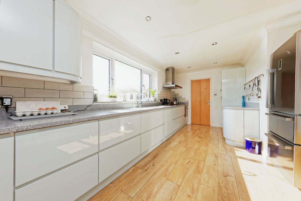 Property photo 2 of 17 Photography