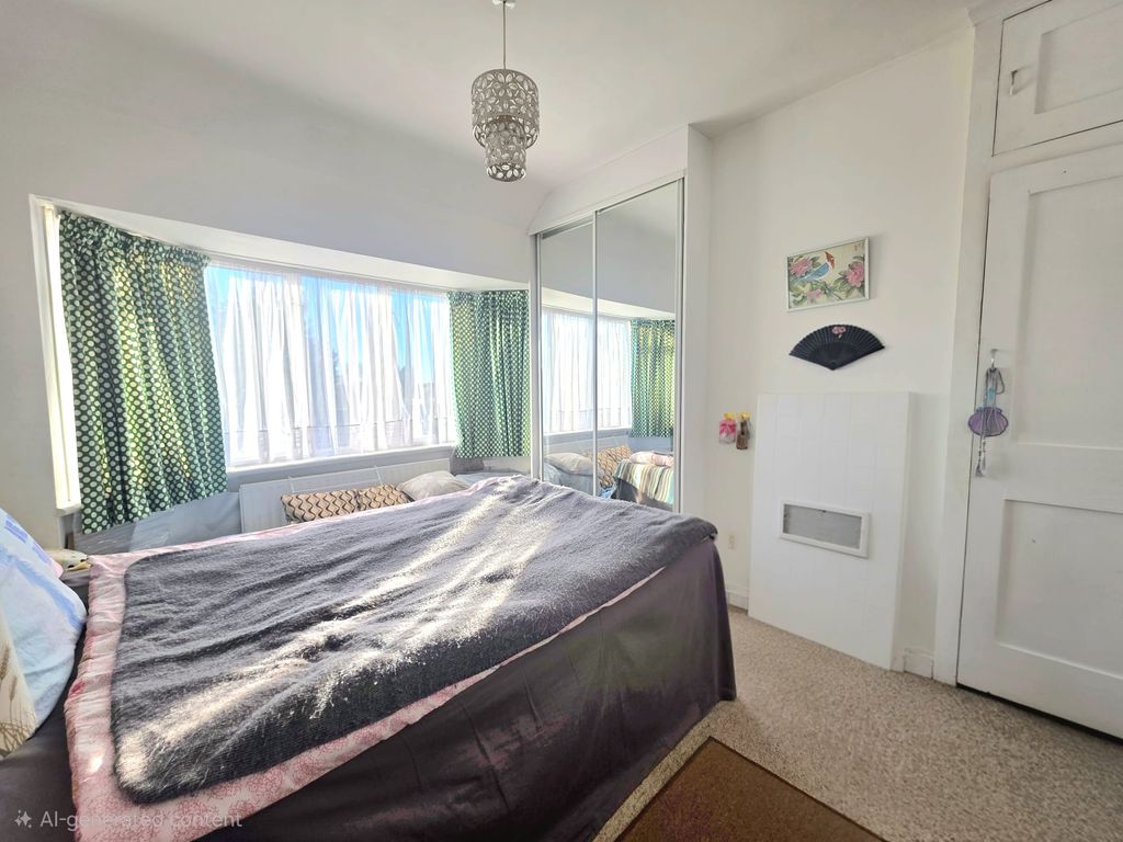 Property photo 3 of 5 4