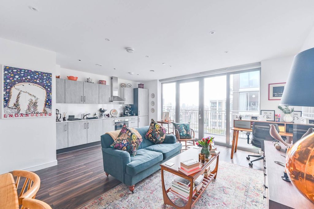 Property photo 2 of 11